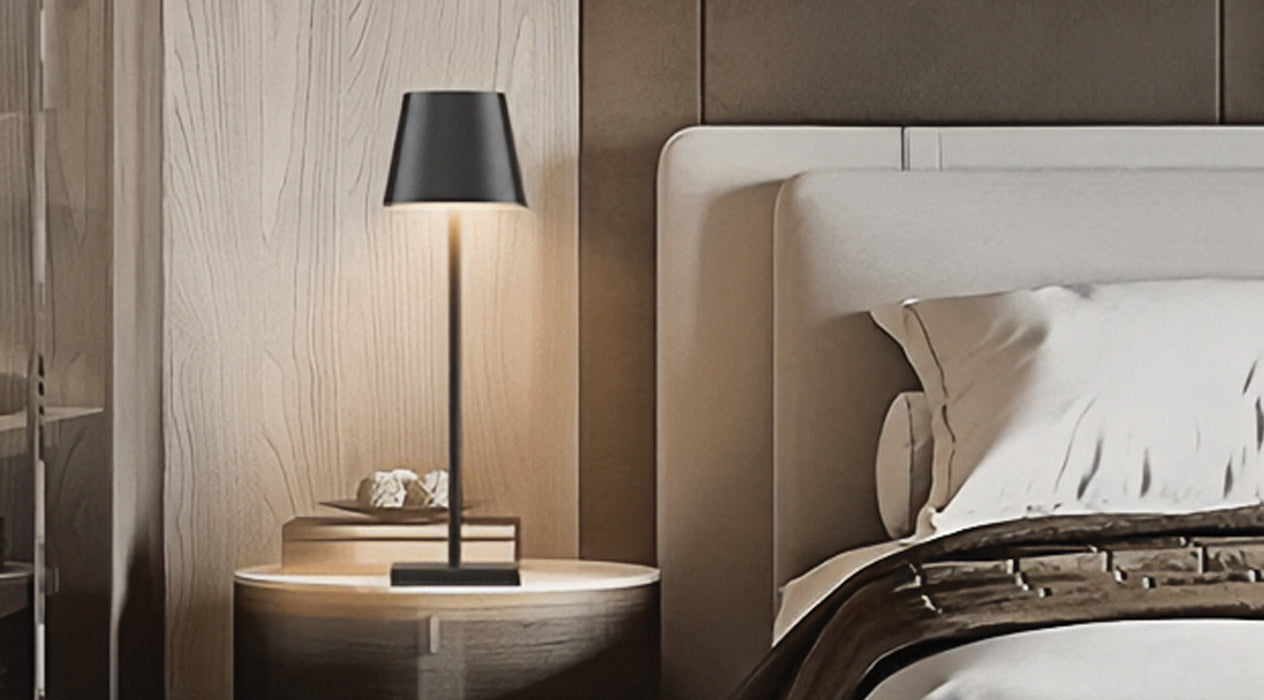 Bella Cordless Table Lamp
