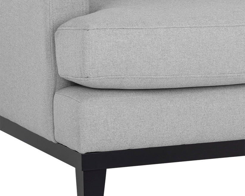 Kaius Sofa