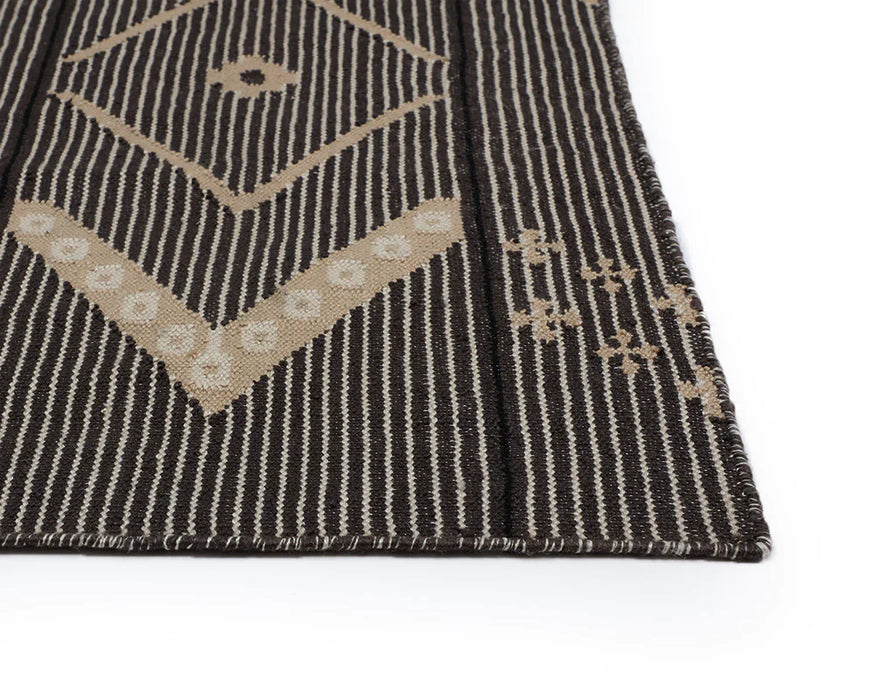 Asana Hand Woven Rug Black / Tan