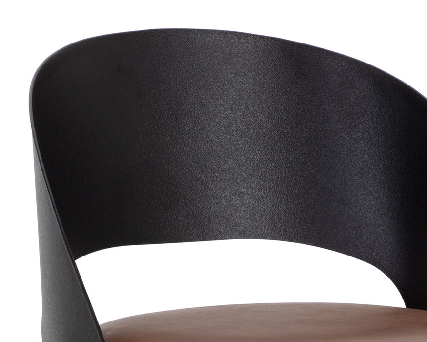 Dezirae Barstool