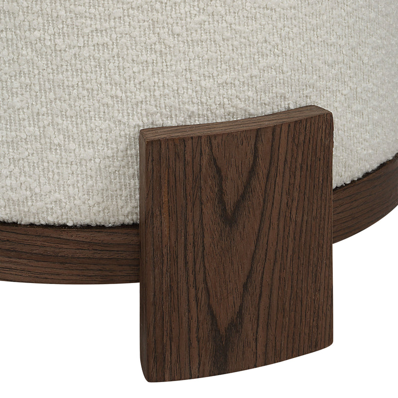 Chaves Stool & Pouf