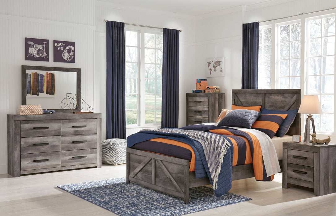 Wynnlow Gray Crossbuck Panel Bed