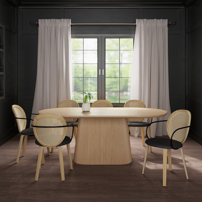 Tovas Ov Nat Orias Lt Oak 7pc Dining Set