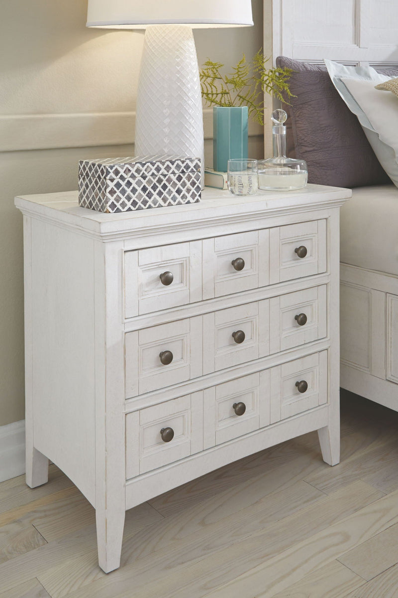 Heron Cove - Relaxed Traditional Chalk White Three Drawer Nightstand - Chalk White