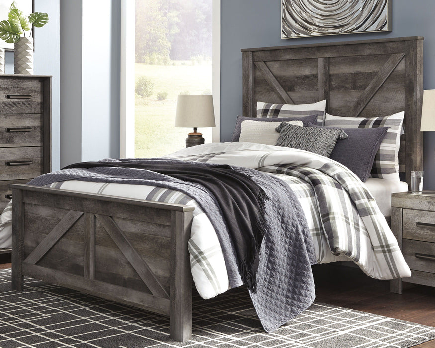 Wynnlow Gray 5 Pc. Crossbuck Panel Bed, 2 Nightstands