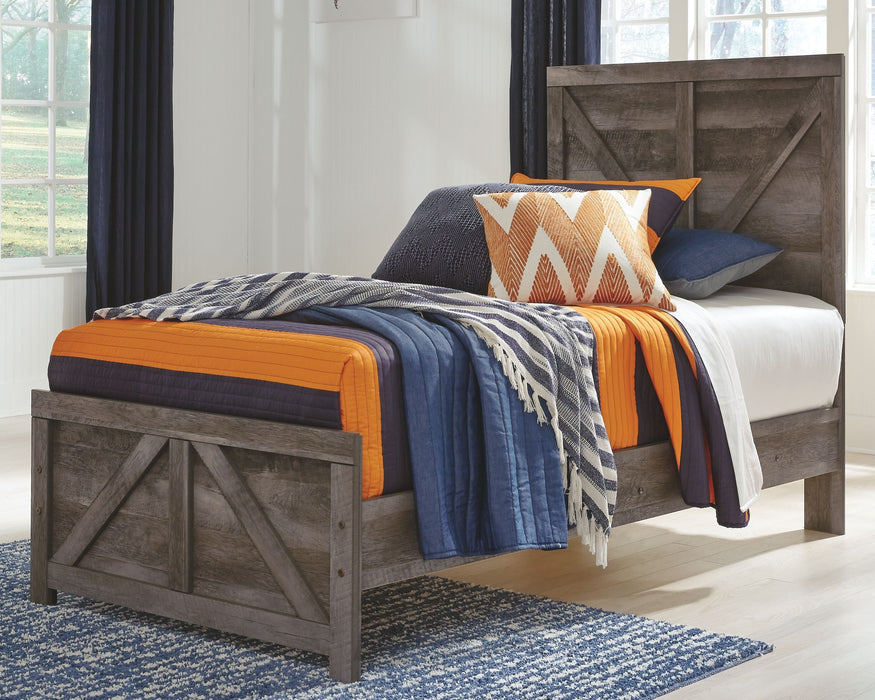 Wynnlow Gray Crossbuck Panel Bed