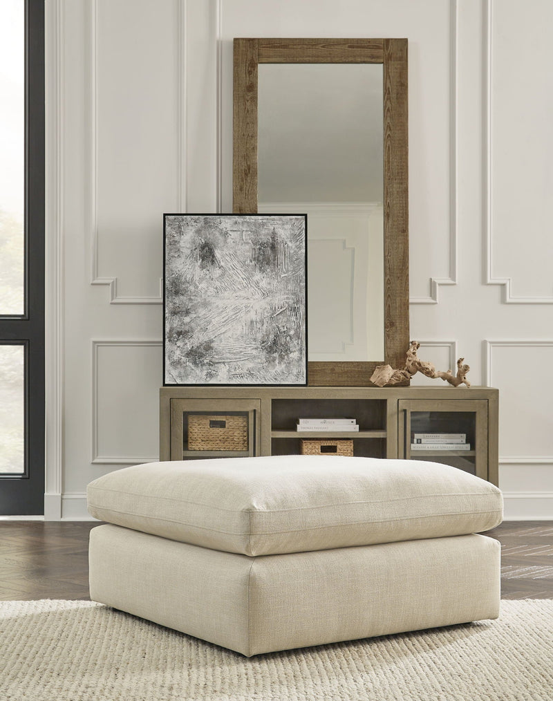 Elyza - 4 Pc. - Right Arm Facing Corner Chaise 3 Pc Sectional, Ottoman - Linen
