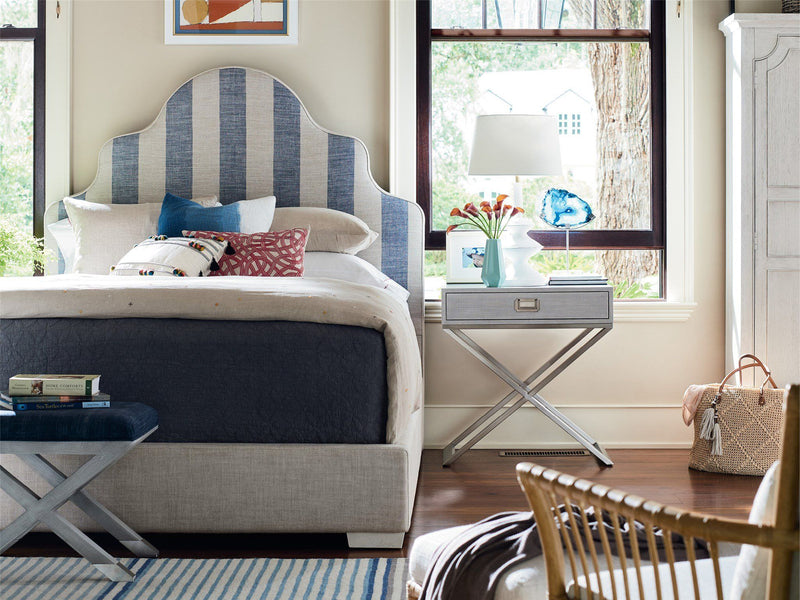 Escape Night Table Pearl Silver