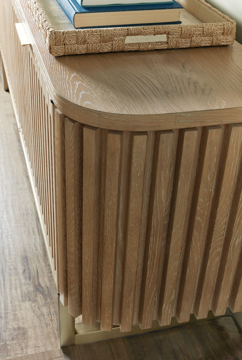 Commerce And Market - Easton Entertainment Console