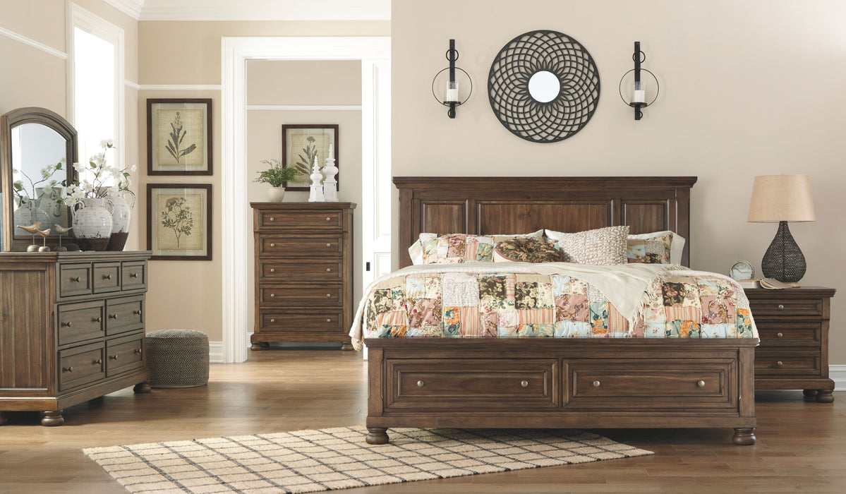 Flynnter Medium Brown Panel Bed With 2 Storage Drawers - King