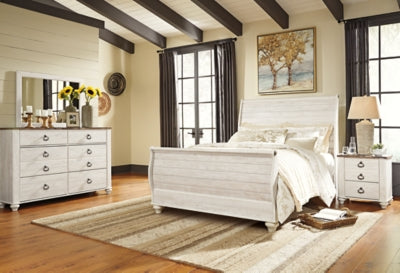 Willowton Queen Sleigh Bed with Mirrored Dresser and Nightstand