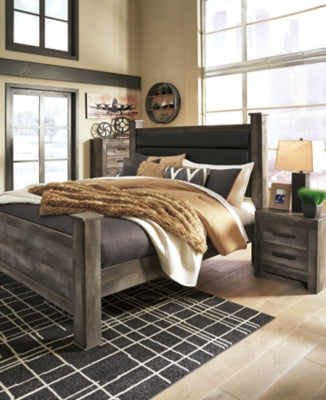 Wynnlow King Poster Bed