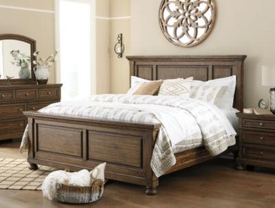 Flynnter California King Panel Bed