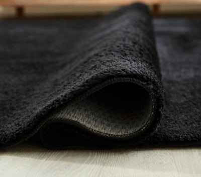 Anaben 5' x 7' Rug (Black)