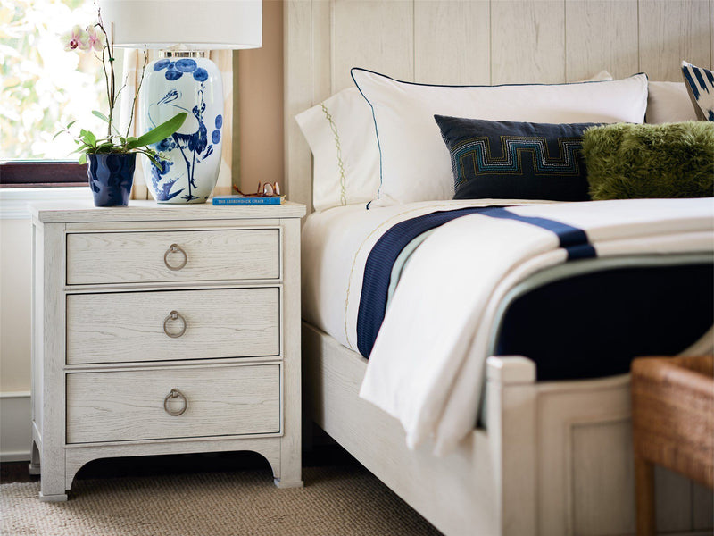 Escape Nightstand Pearl Silver