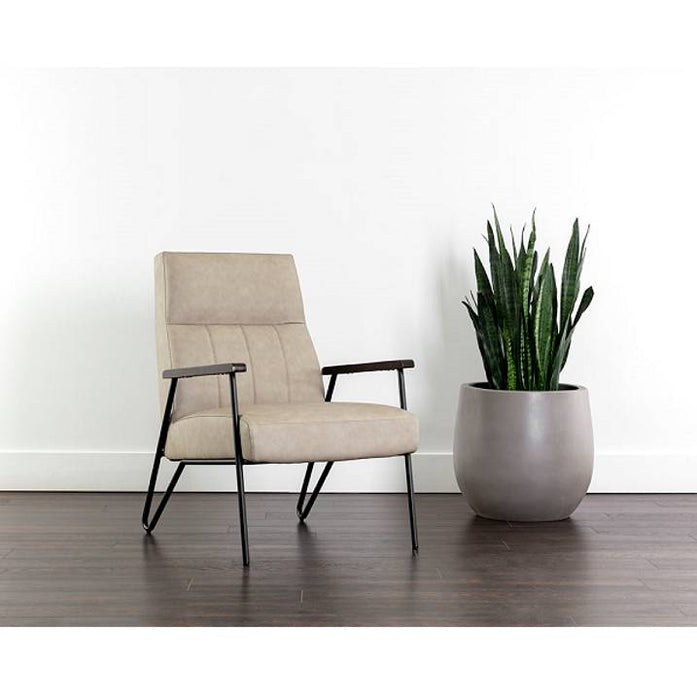 Coelho Lounge Chair