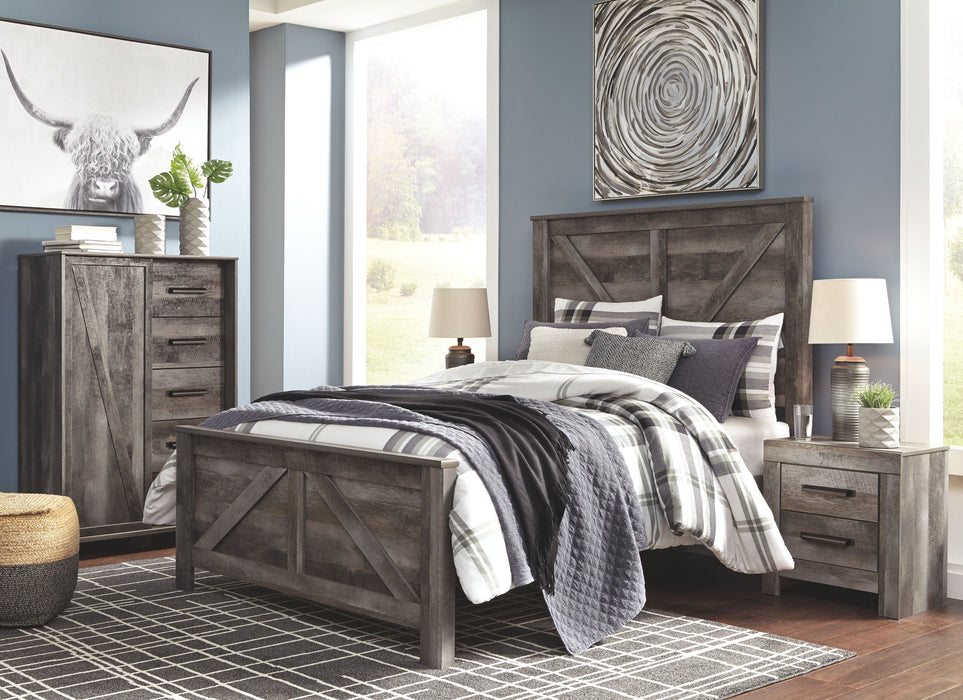 Wynnlow Gray 5 Pc. Crossbuck Panel Bed, 2 Nightstands