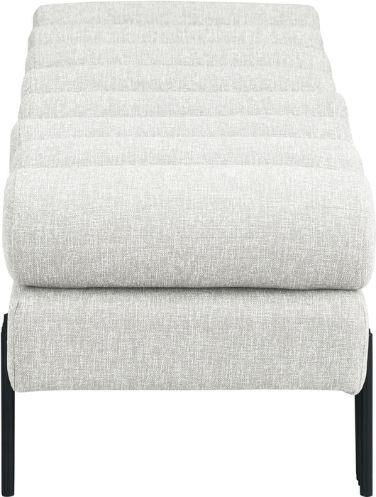 Akeela - Bench