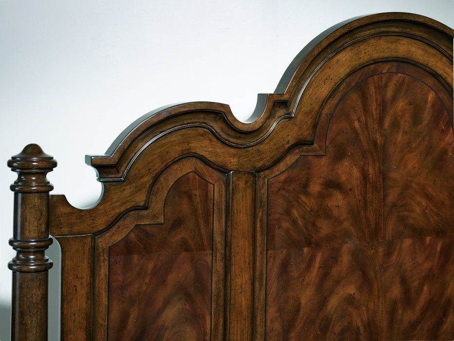 Leesburg Queen Poster Bed